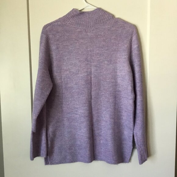 Women’s Old Navy Lavender Sweater Size Small - Picture 4 of 5